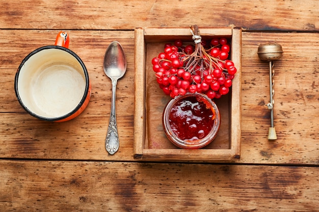 Confiture de baies de viorne