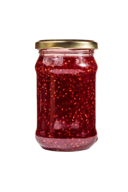 Confiture de framboises en pot de verre isolé sur fond blanc