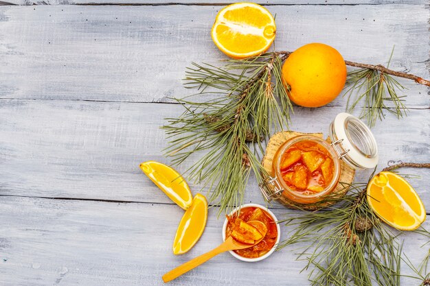 Confiture de fruits à l'orange