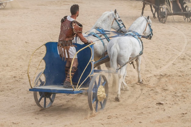 Conquête, chars romains dans l'arène du cirque, combats de guerriers et de chevaux