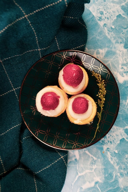 Conseil avec un délicieux gâteau sur table