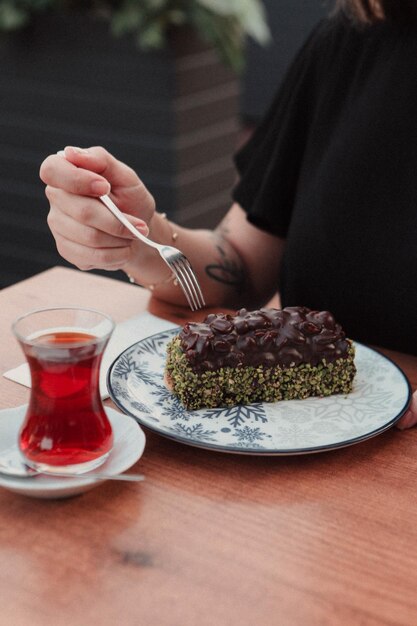 Conseil avec un délicieux gâteau sur table