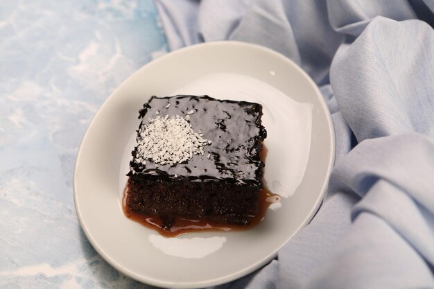 Conseil avec un délicieux gâteau sur table