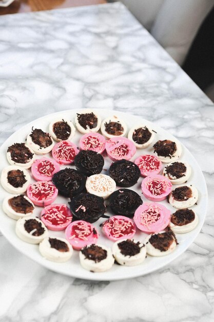 Conseil avec un délicieux gâteau sur table