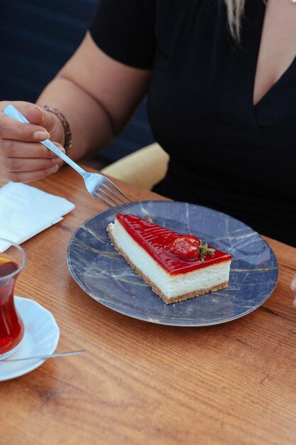 Conseil avec un délicieux gâteau sur table