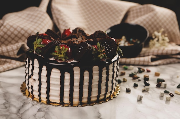 Conseil avec un délicieux gâteau sur table