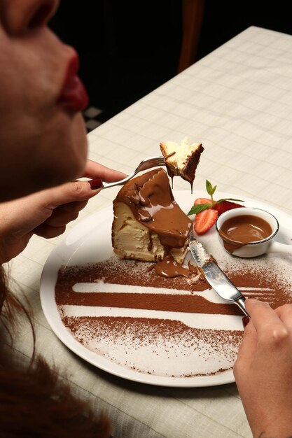 Conseil avec un délicieux gâteau sur table