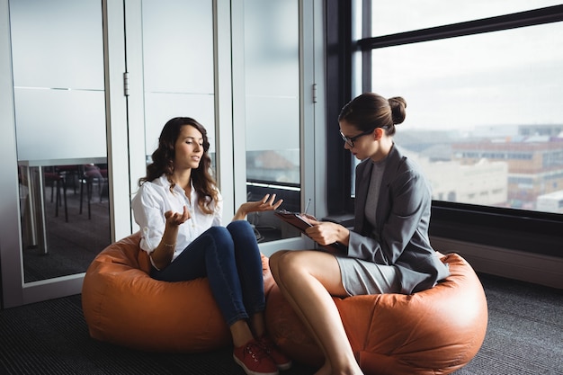 Conseiller-conseil femme malheureuse