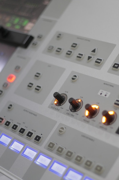 Photo console de mixage numérique à fader avec indicateur de volume