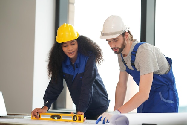 Constructeur sur le chantier