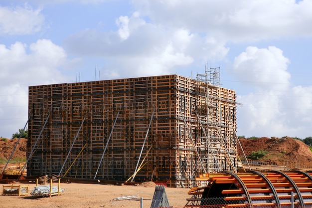 construction dans une zone désertique