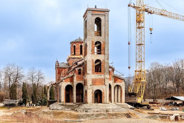 Photo construction de l'église de l'épiphanie sur le territoire du monastère de l'épiphanie d'alan