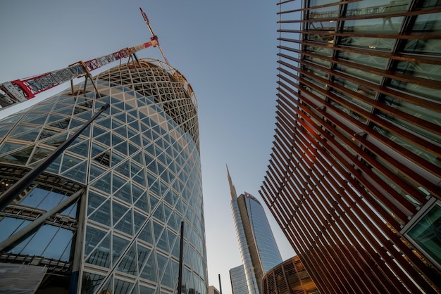 Construction de la librairie del bosco dans le nouveau quartier Isola de Milan