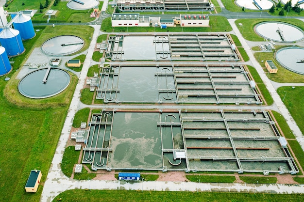 Construction de nettoyage pour un traitement des eaux usées, vue d'en haut