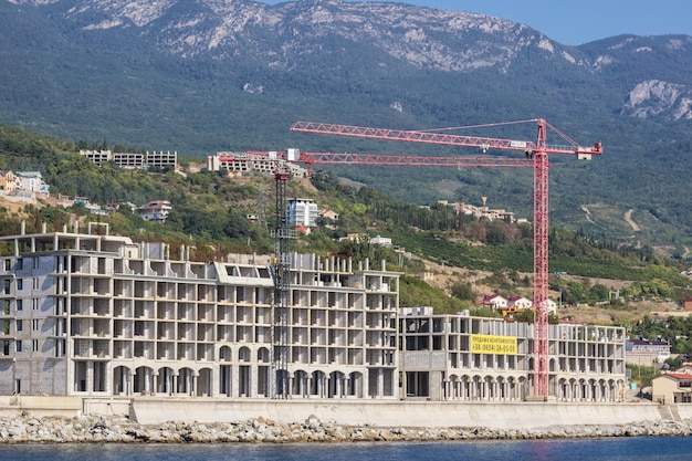 Construction de nouveaux bâtiments sur la côte