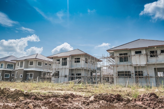 construction d'une nouvelle maison résidentielle en cours sur le chantier