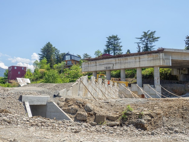 Construction de ponts Le travail d'une entreprise de construction