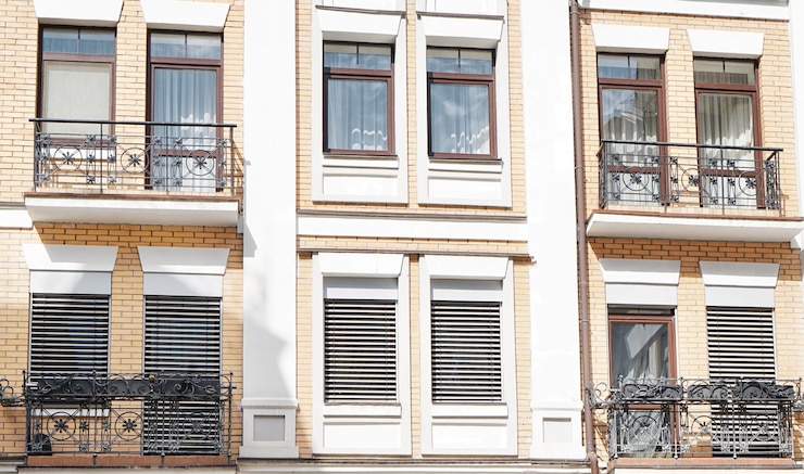 Photo construire avec différentes fenêtres