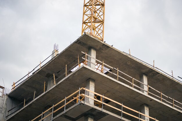 Construire une maison haute dans la ville