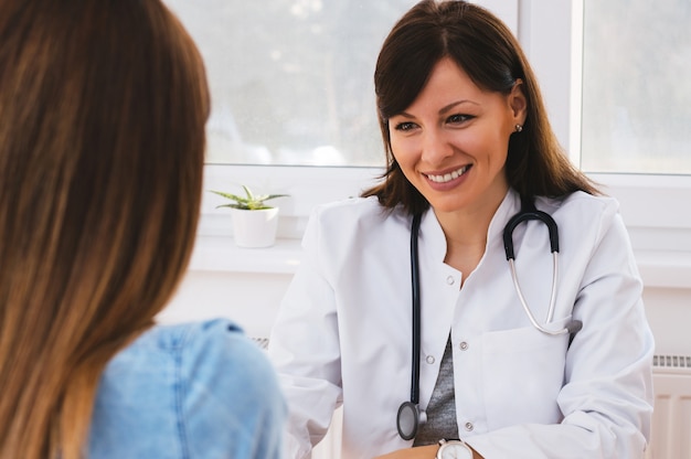 En consultation avec le médecin