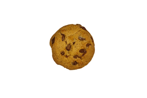 Cookie aux pépites de chocolat isolé sur fond blanc