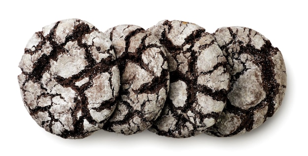 Cookies aux pépites de chocolat avec des fissures sur fond blanc Vue de dessus