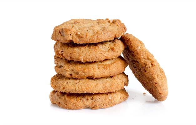 Cookies isolés sur une surface blanche