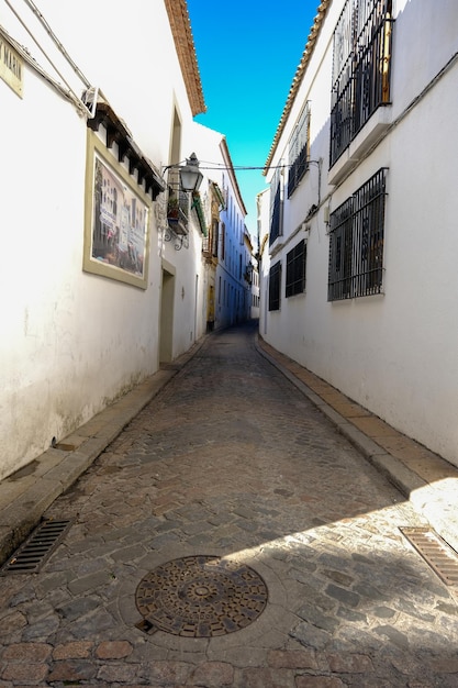 Cordoue, rue étroite d'Andalousie.