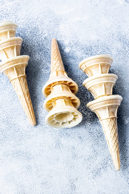 Cornets de crème glacée empilés