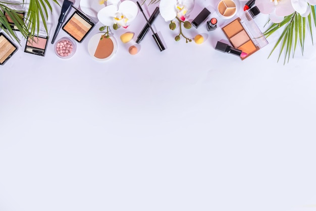 Photo cosmétiques de maquillage d'été à plat