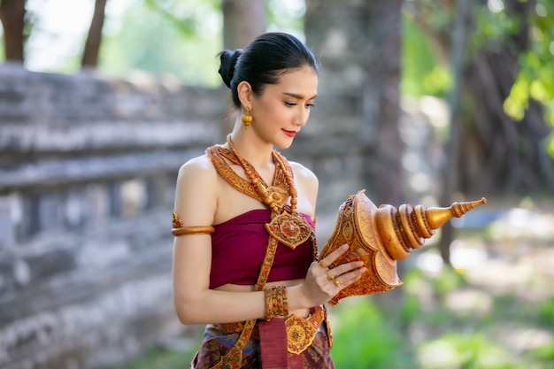 Costume traditionnel des femmes en Thaïlande