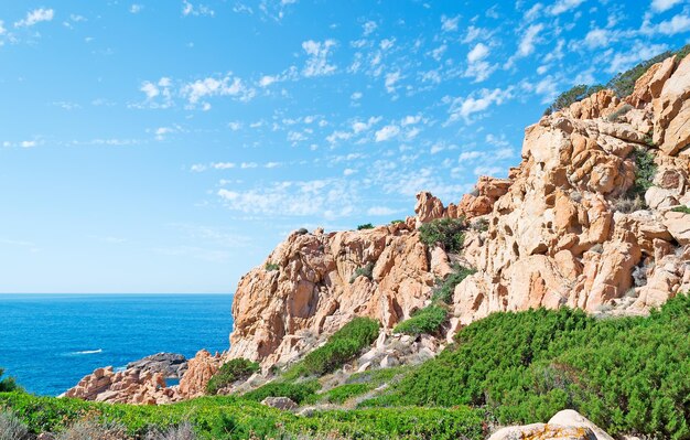 Côte de Costa Paradiso par temps clair