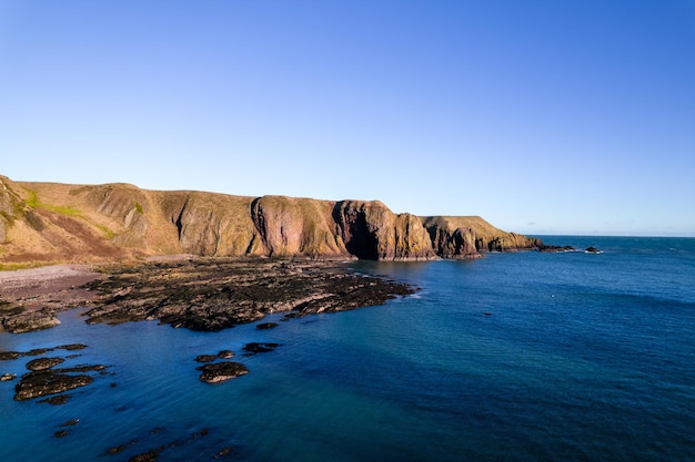 Côte d'Ecosse près du château de Dunnottar Vue d'en haut