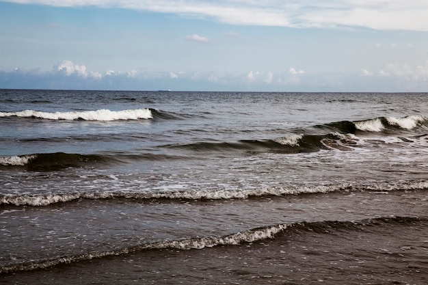 La côte de la mer Baltique froide