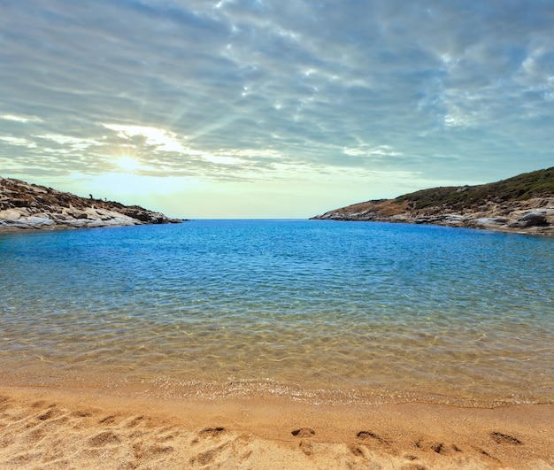 Côte de la mer d'été Halkidiki Grèce