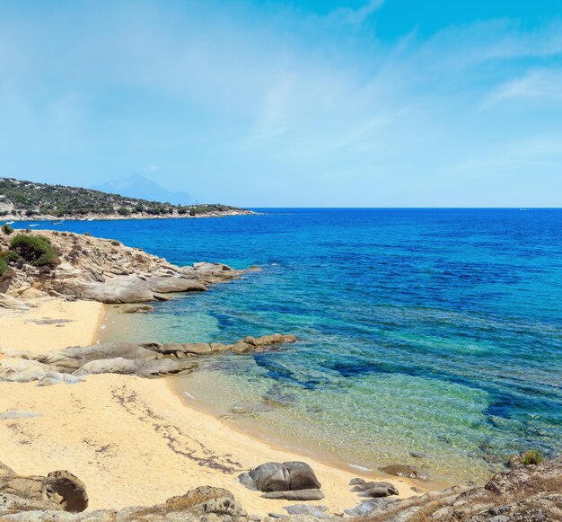 Côte de la mer d'été Halkidiki Grèce