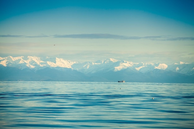 Côte rocheuse du lac Baïkal