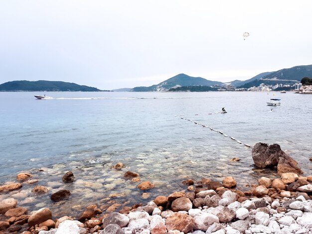 Côte rocheuse de la mer Adriatique au Monténégro