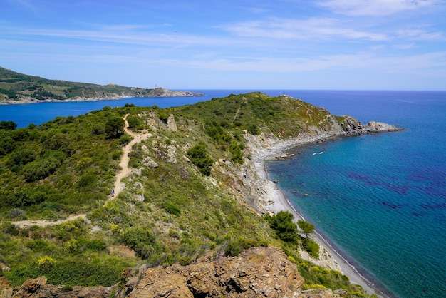 Photo côte vermeille en mer du sud plage pyrénées orientales en languedoc-roussillon france