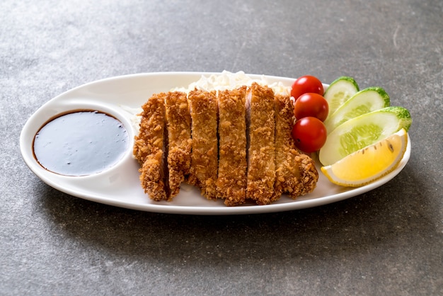 Côtelette de porc frite japonaise (ensemble tonkatsu)