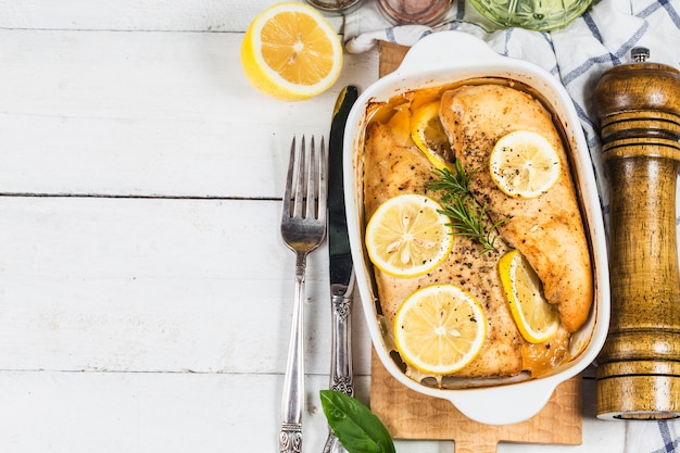 Côtelette de poulet grillée au citron