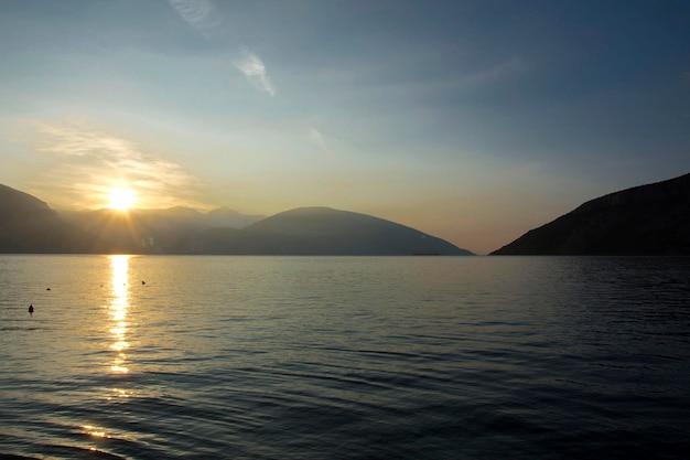 Coucher du soleil à Antikyra, Grèce