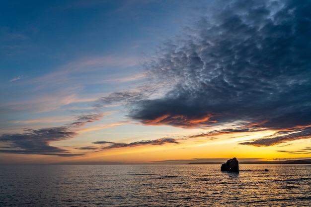 Coucher du soleil à Thurlestone Rock South Milton Sands dans le Devon