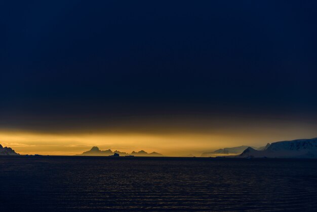 Coucher de soleil en Antarctique