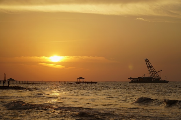 coucher de soleil au port