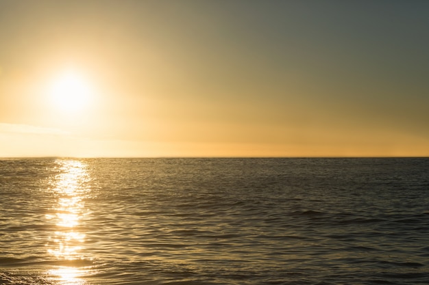 coucher de soleil d&#39;une belle journée