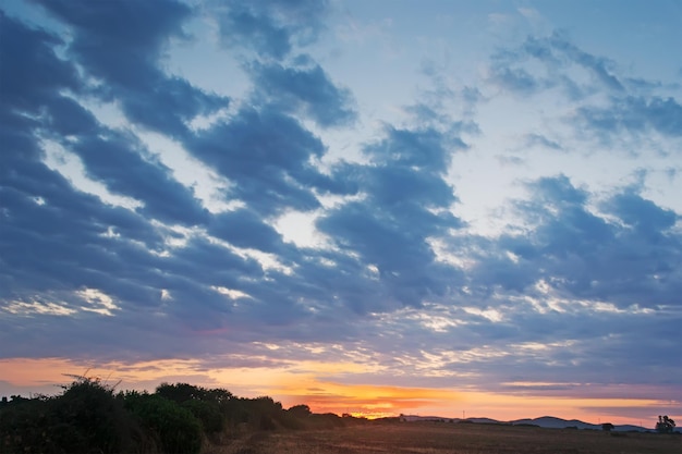 Coucher de soleil à la campagne