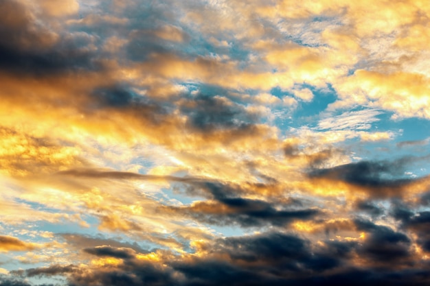 Coucher de soleil ciel et nuages