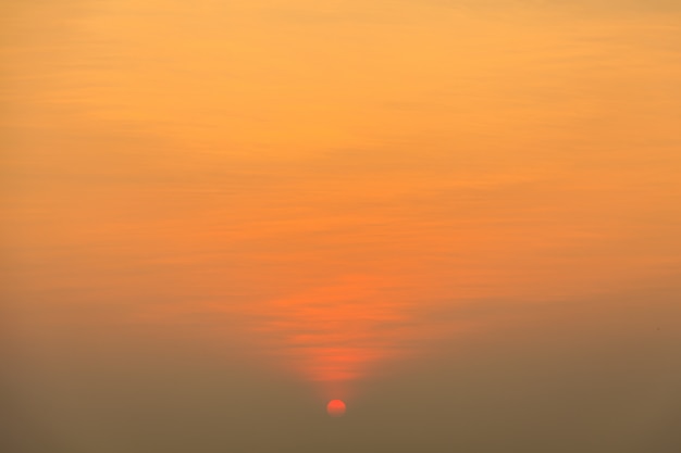 Coucher de soleil ciel avec soleil