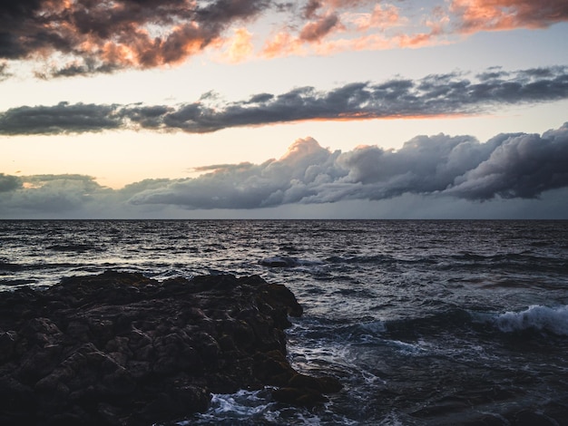 Coucher de soleil sur la côte nord de Tenerife